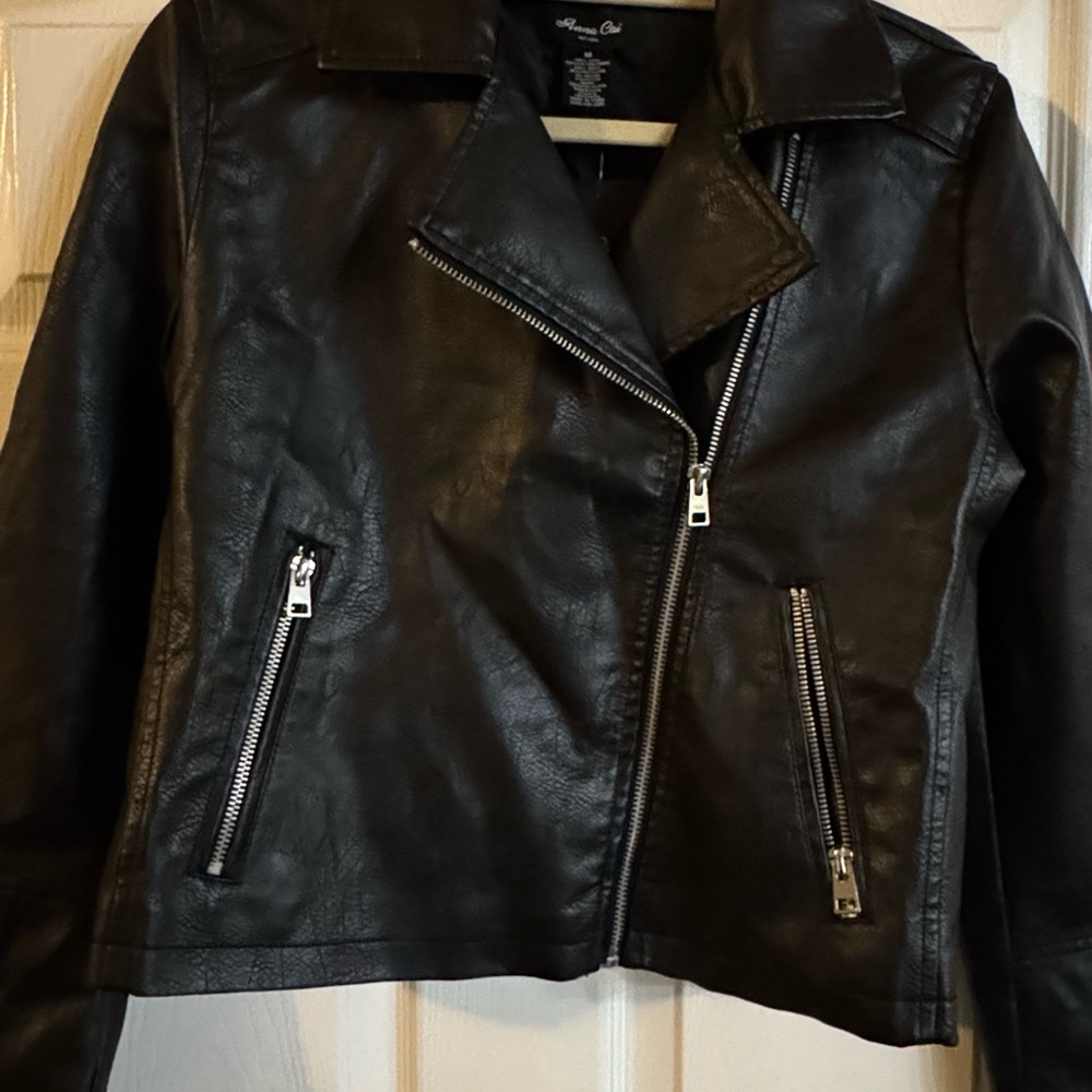 Elegant Black Leather Jacket
